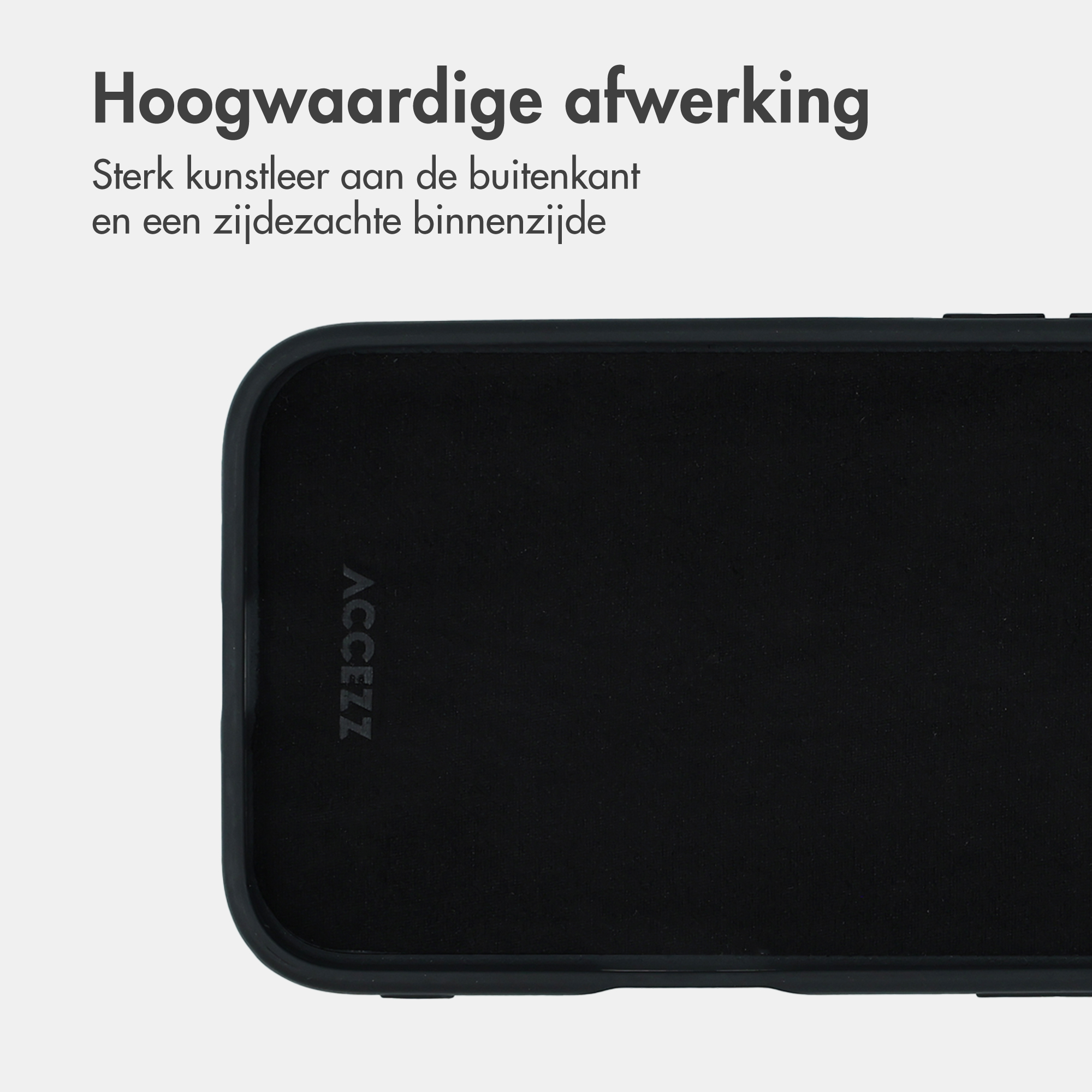 Zwarte telefoonhoes van kunstleer met subtiel logo.
