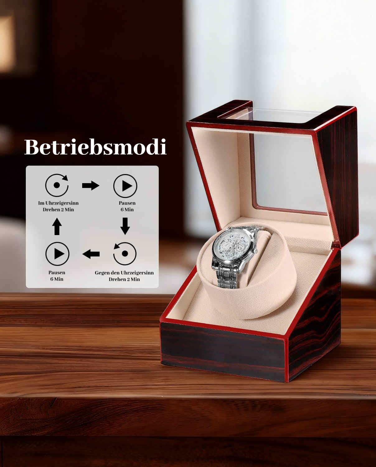 Ein silberner Herrenarmbanduhr in einem dunklen Holz-Uhrenbeweger mit Glasdeckel.