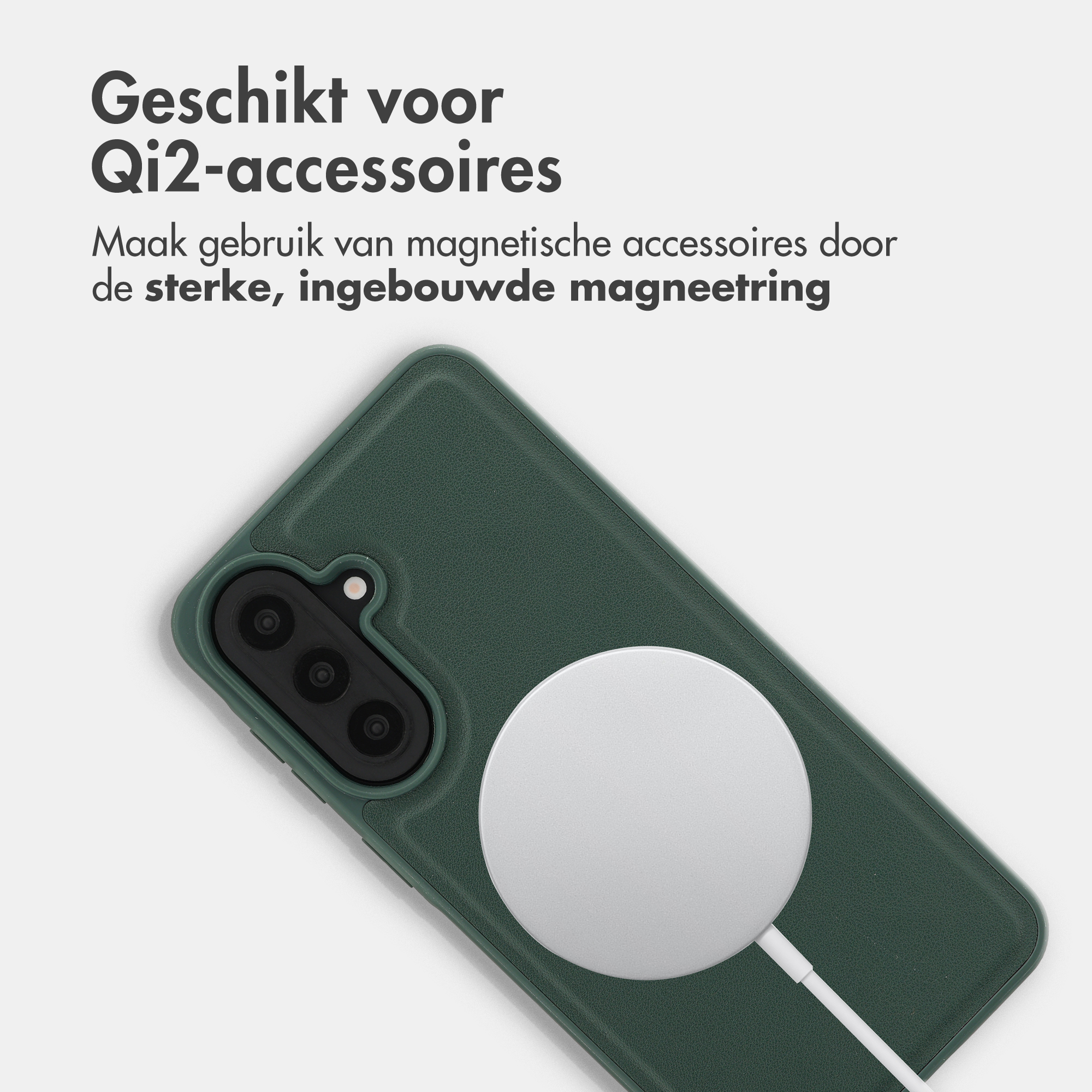 Groene telefoon met magnetische Qi2-oplader en ingebouwde magneetring.