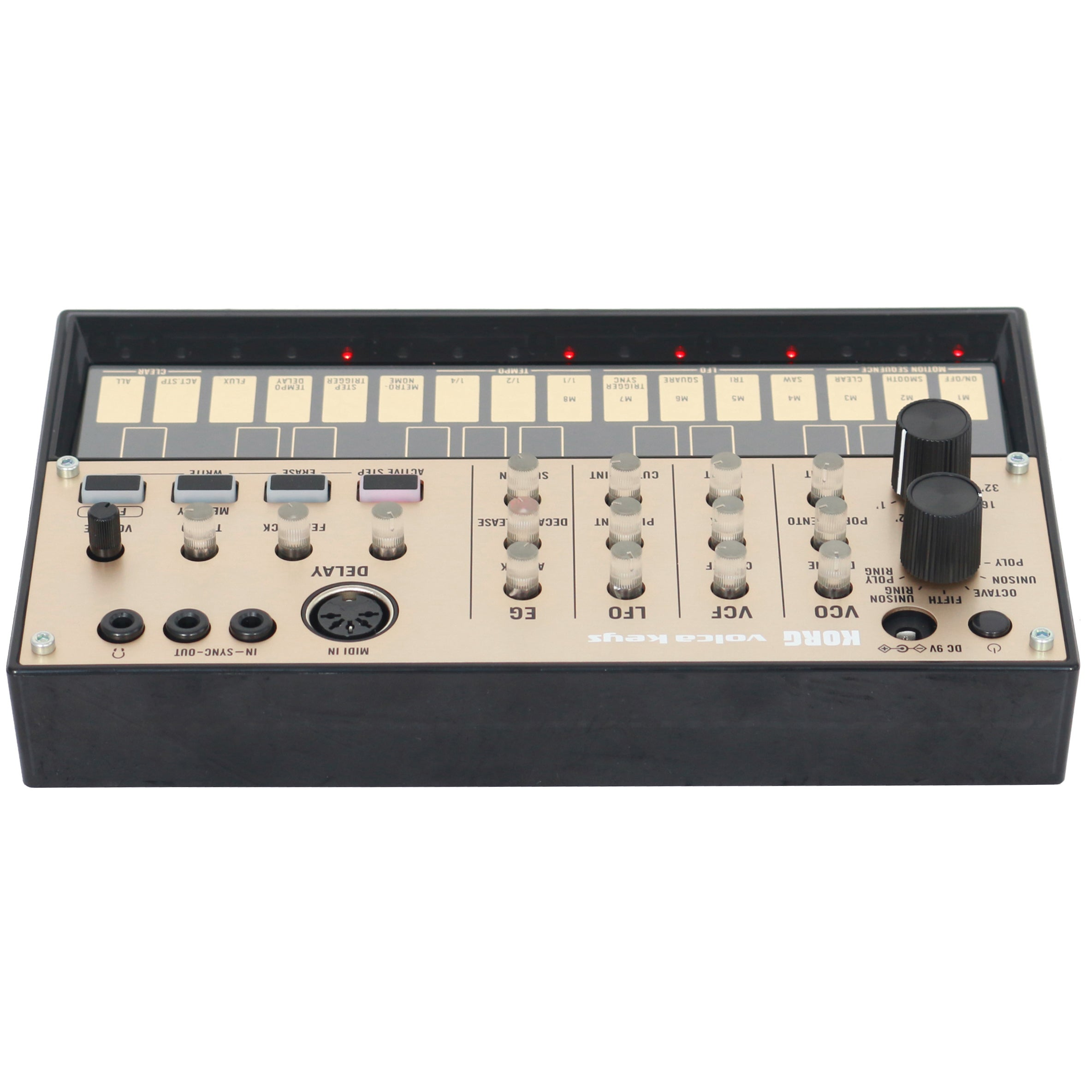 Een Korg Volca Keys synthesizer met een gouden voorpaneel, zwarte knoppen en toetsen.