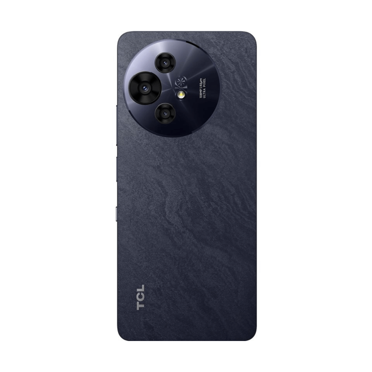 Achterkant van een donkere TCL smartphone met drievoudige camera en matte textuur.