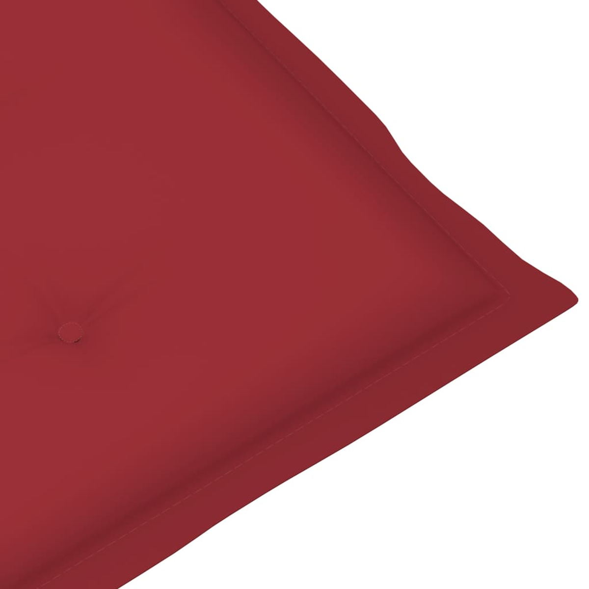 Eine rote Decke mit einer Naht und einem Knopf in der Mitte.