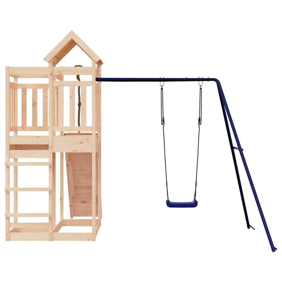 Holzspielhaus mit Leiter und blauer Schaukel, isoliert auf Weiß.