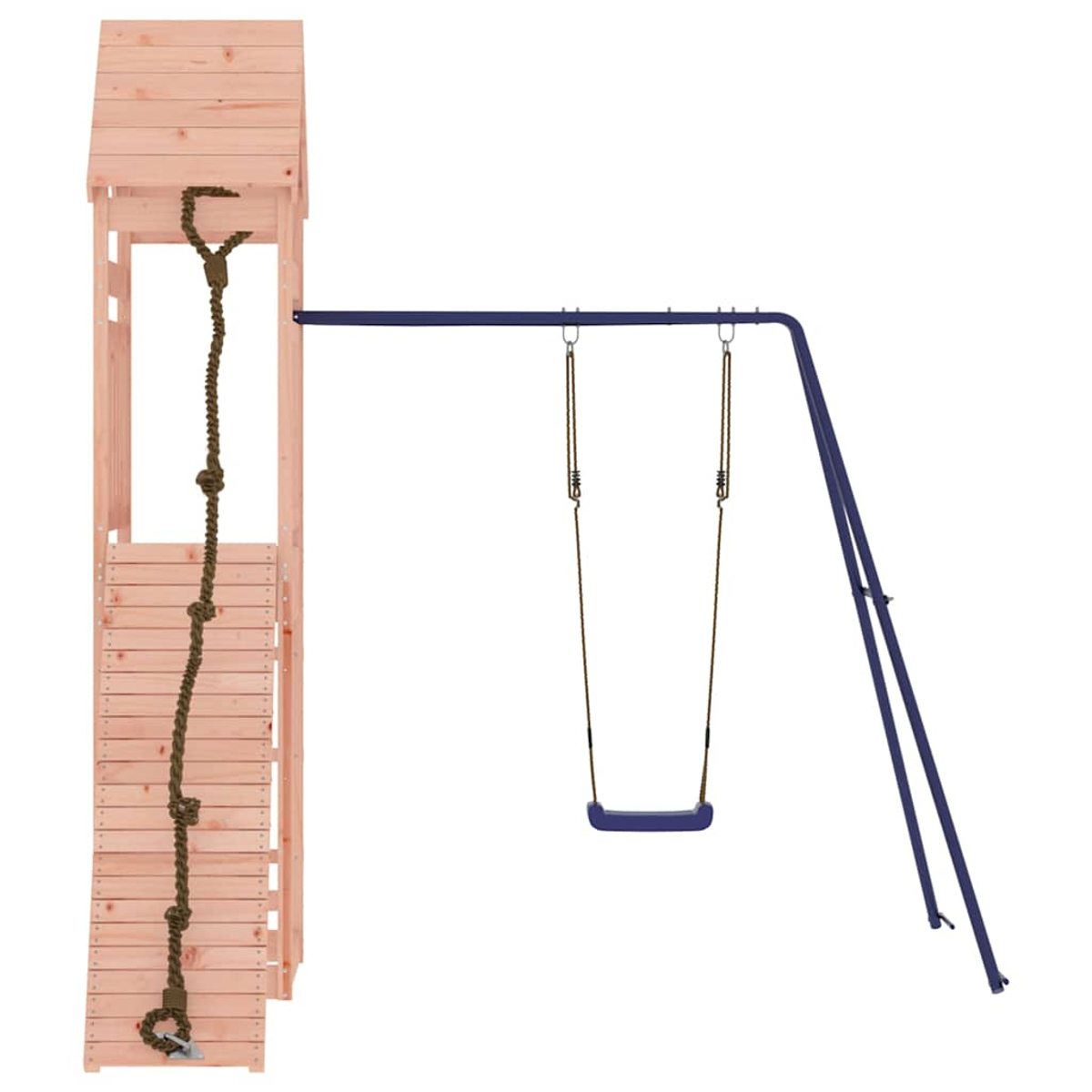 Holzspielturm mit Strickleiter und blauer Schaukel auf weißem Hintergrund.