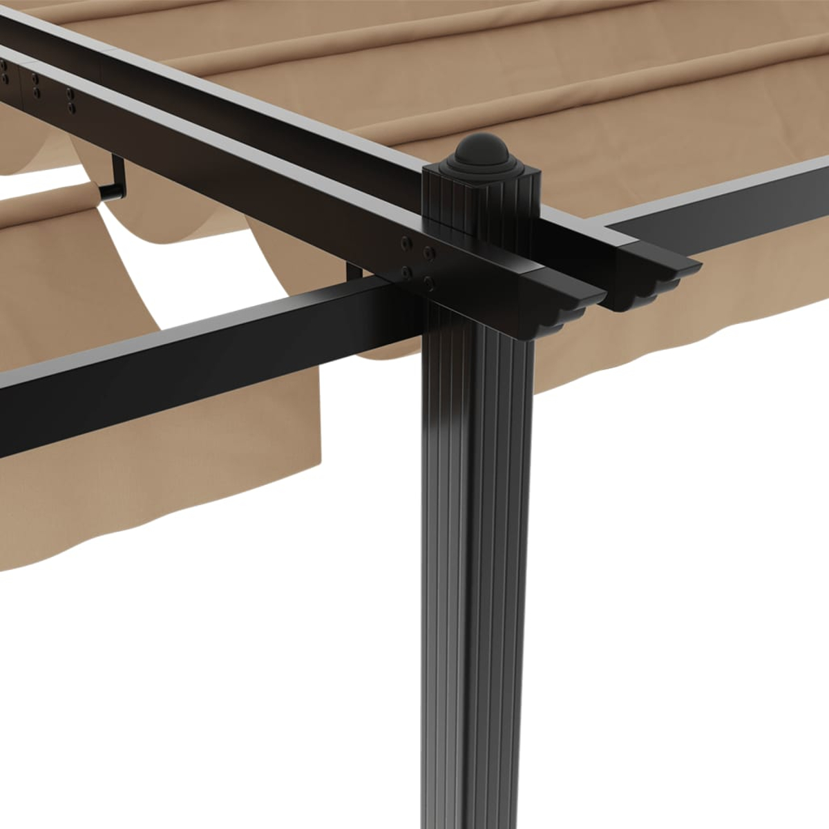 Un palo di pergola nero con una tettoia in tessuto color cuoio sopra.