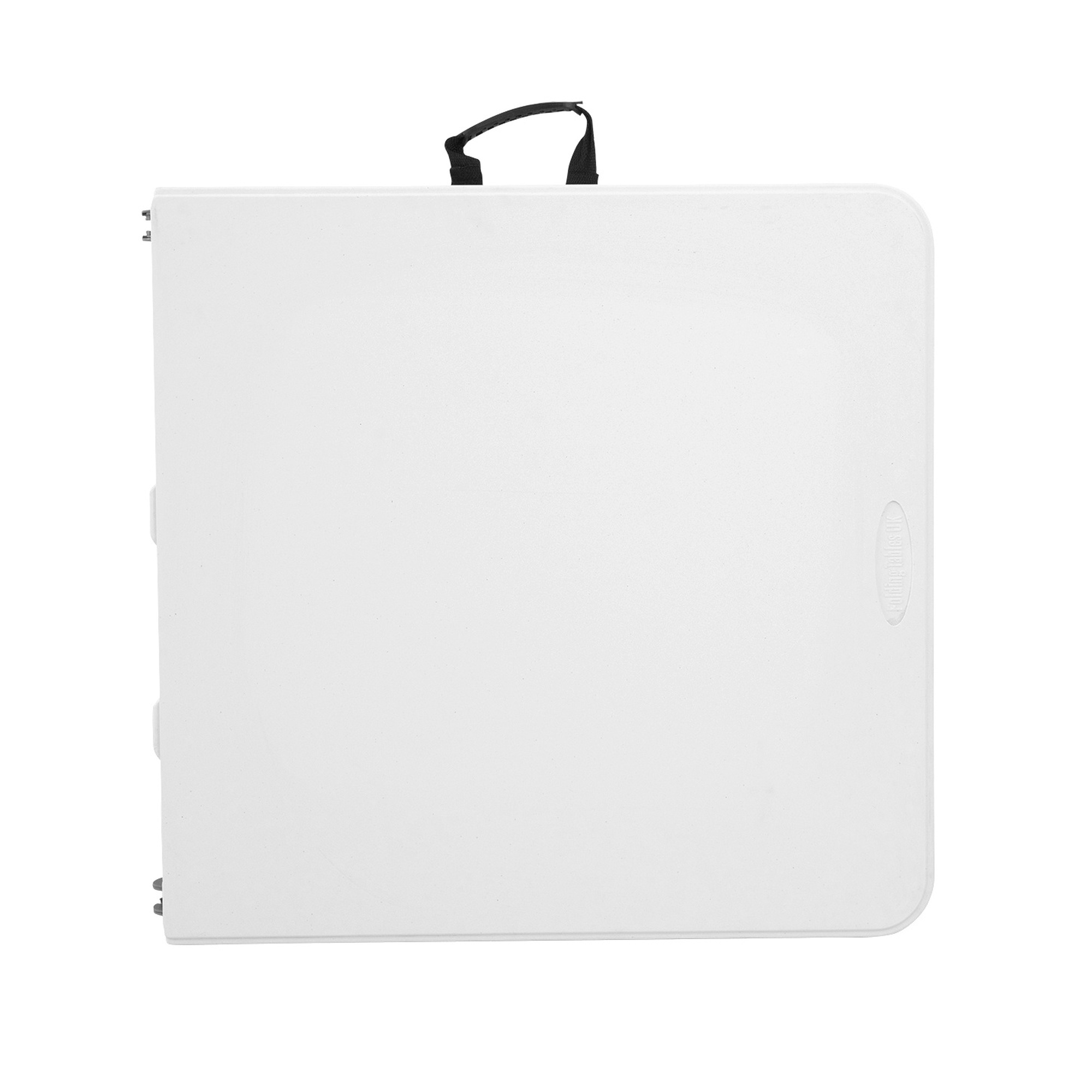 Una mesa plegable blanca se muestra cerrada con asa negra arriba.