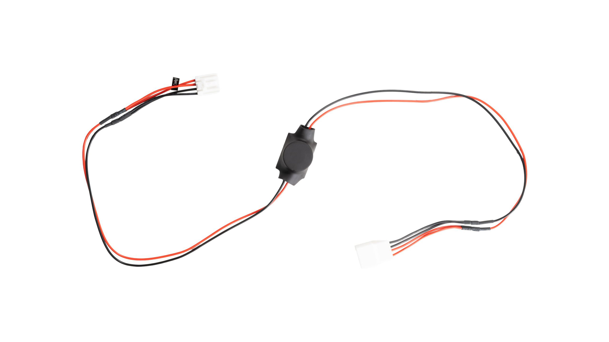 Schwarze und rote Kabel mit weißem Stecker und schwarzem Gehäuse.