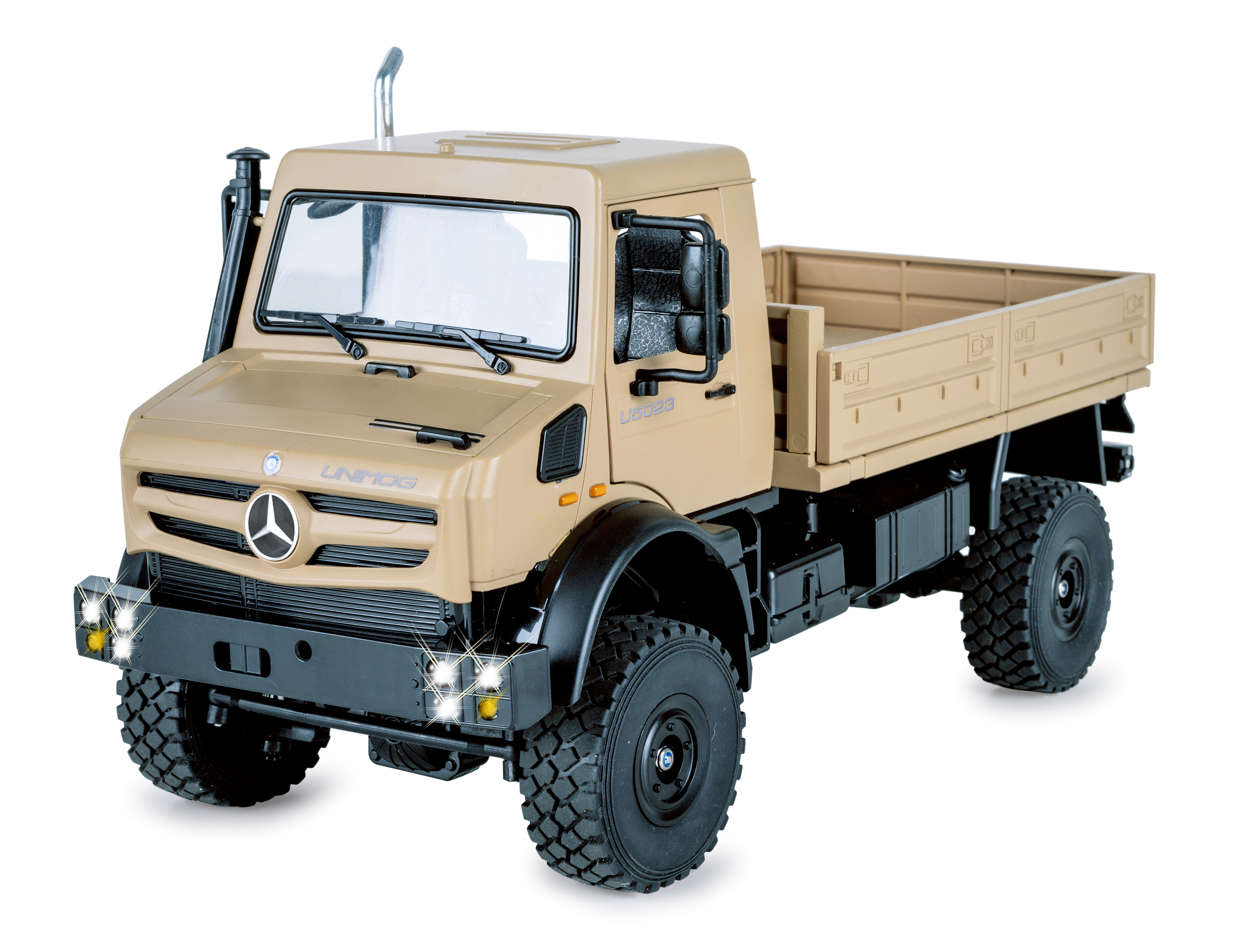 Ein beiges Unimog-Modell mit großen Reifen, einem schwarzen Kühlergrill und vier Scheinwerfern.