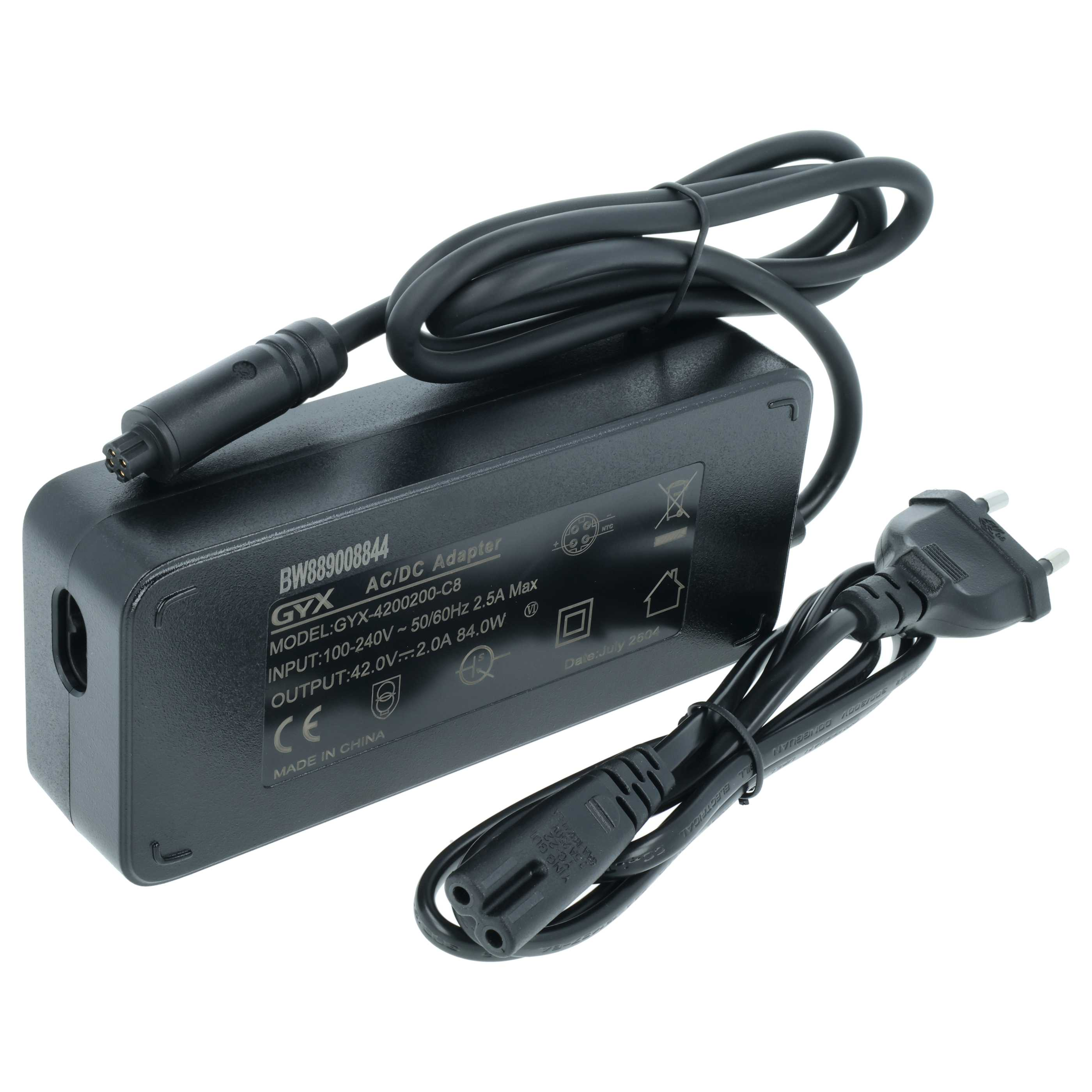 Schwarzer AC/DC-Adapter mit Kabeln und Stecker, Modell GYX-4200200-C8.