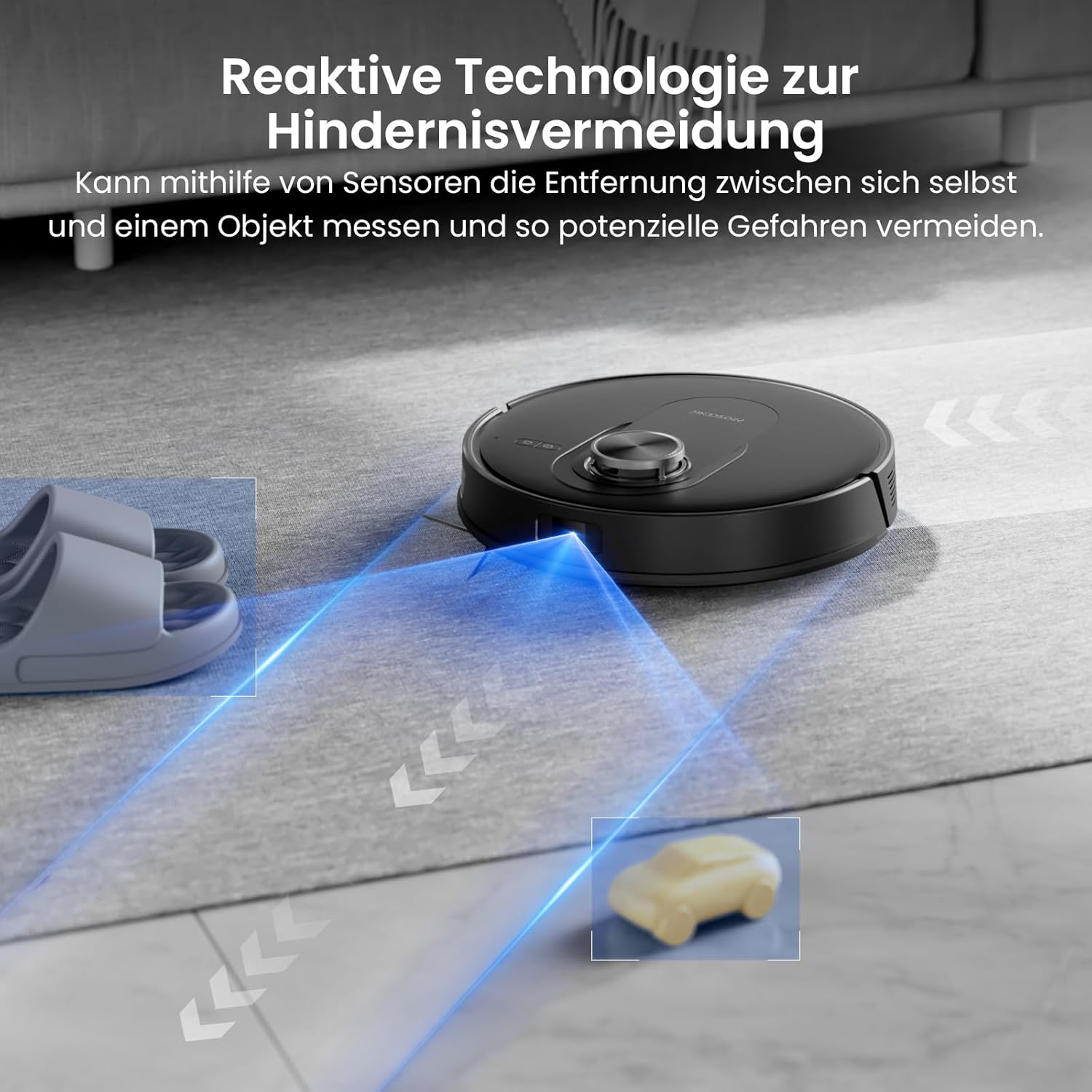 Ein Saugroboter erkennt Hindernisse wie ein Spielzeugauto und Hausschuhe.