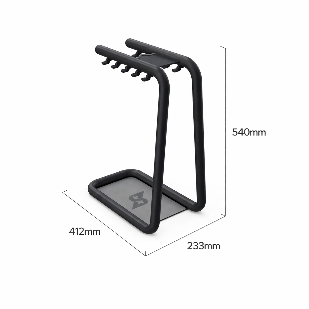 Soporte de metal negro con cinco ganchos arriba. Dimensiones: 540x412x233mm.