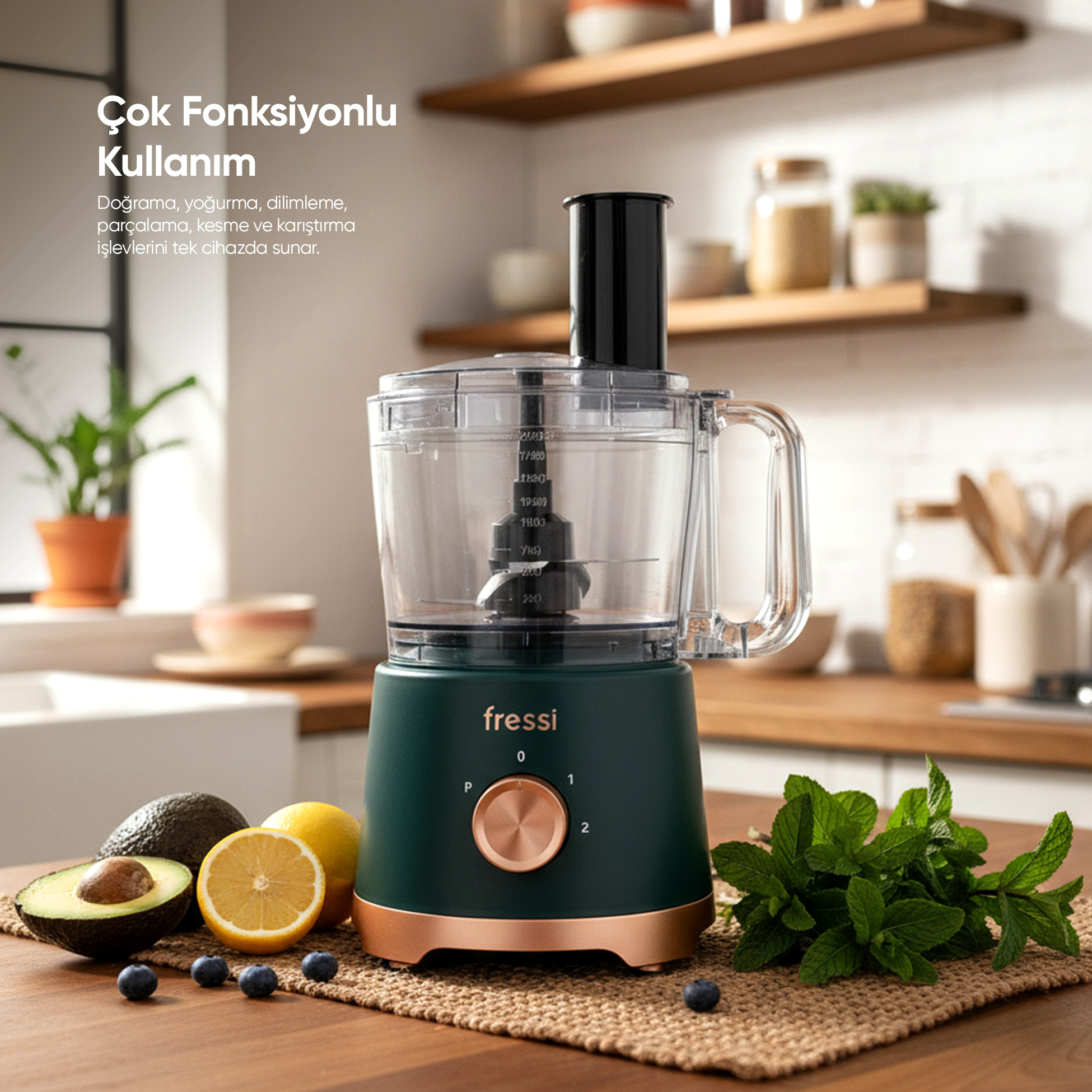 Avokado, limon, yaban mersini ve nane gibi malzemelerle koyu yeşil mutfak robotu.