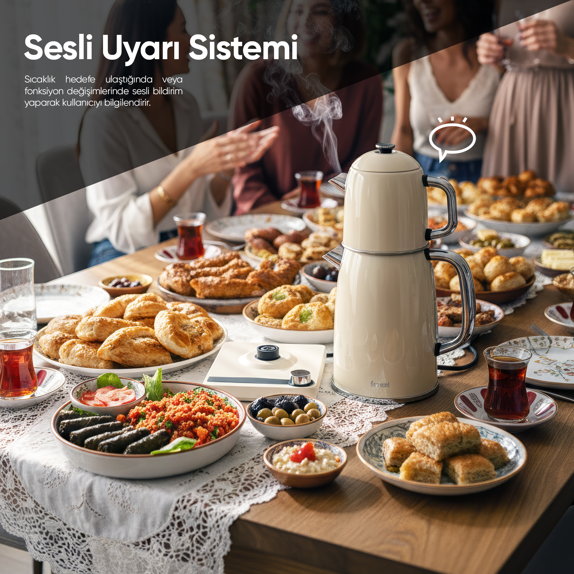 Bej rengi çay otomatı, Türk yemeği ve içecekleriyle dolu bir masada.