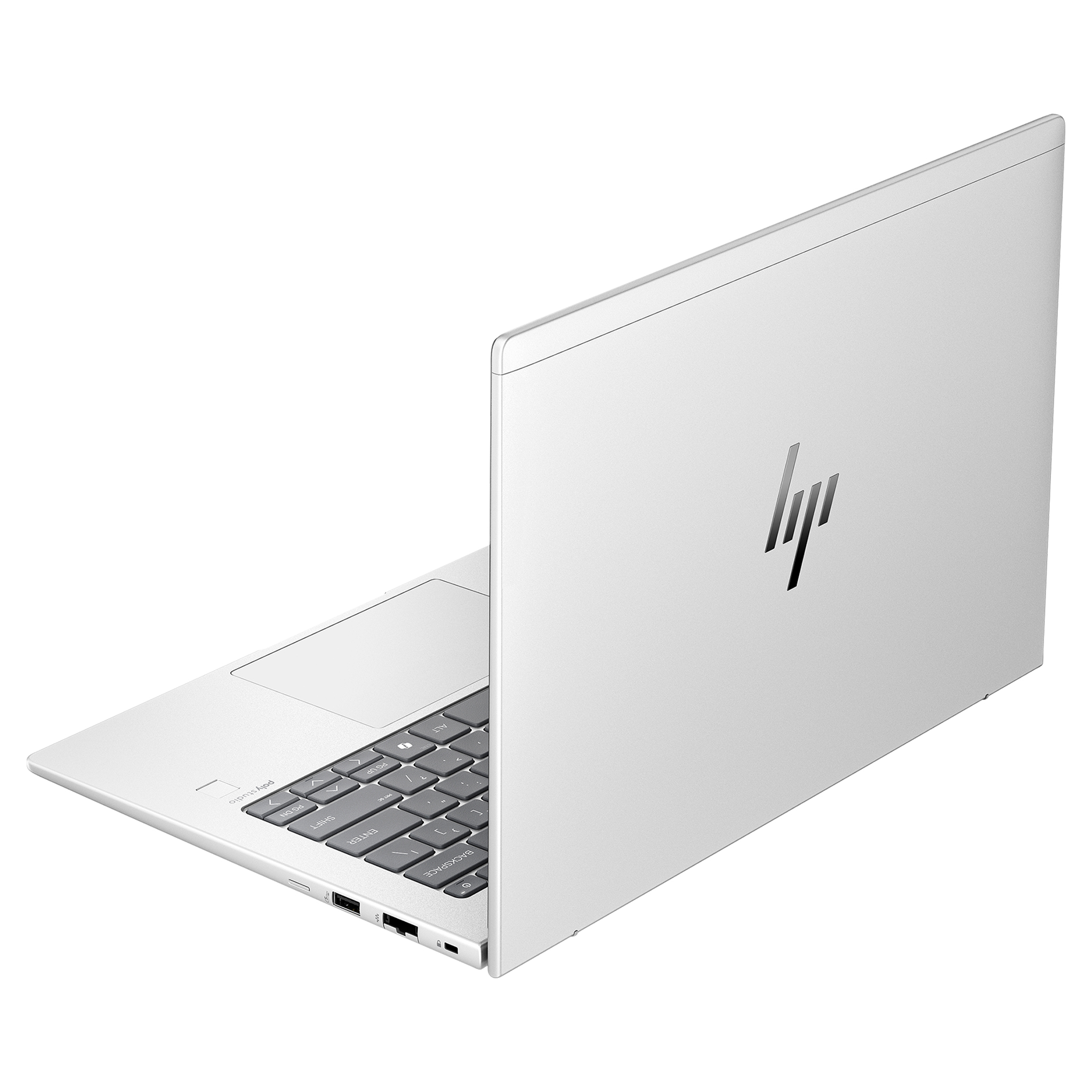 Beyaz bir HP dizüstü bilgisayar, kısmen açık, klavye ve logoya odaklanmış.