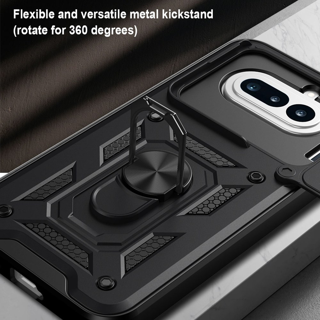 Coque de téléphone noire avec support anneau métallique intégré et découpe caméra.