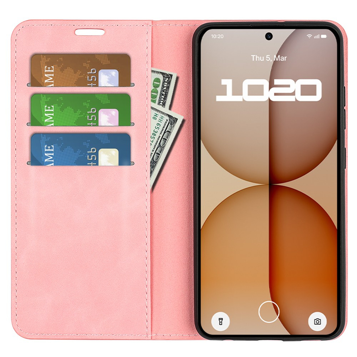 Un étui de téléphone rose avec des fentes pour cartes et de l'argent, à côté d'un smartphone à fond sombre.