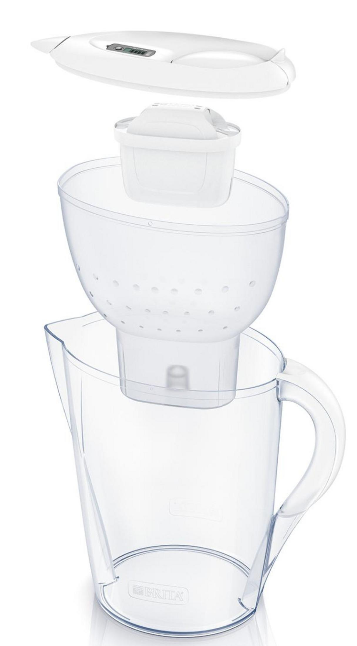 Caraffa filtro acqua Brita bianca smontata con coperchio, filtro e caraffa.