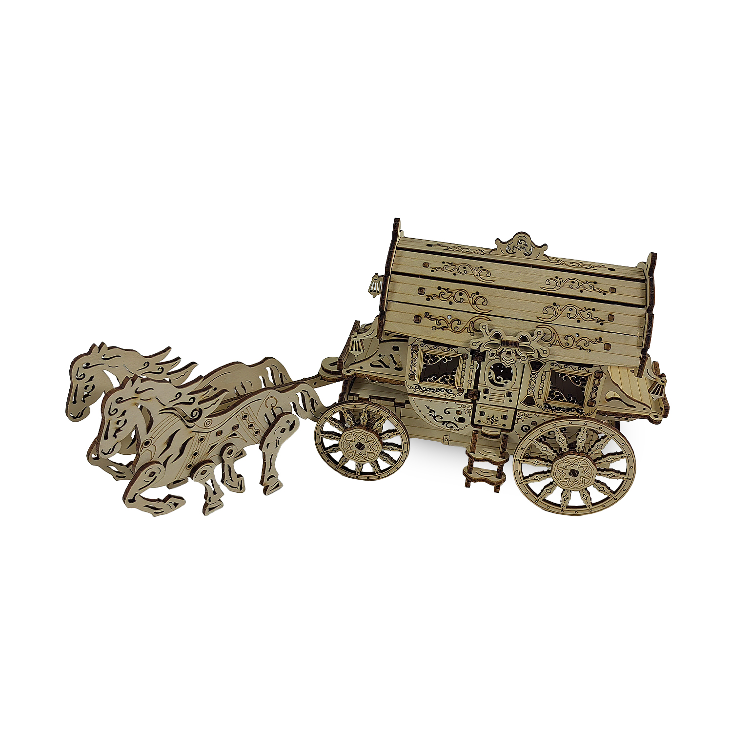 Un modelo de carruaje de madera con cuatro caballos, sobre fondo blanco.