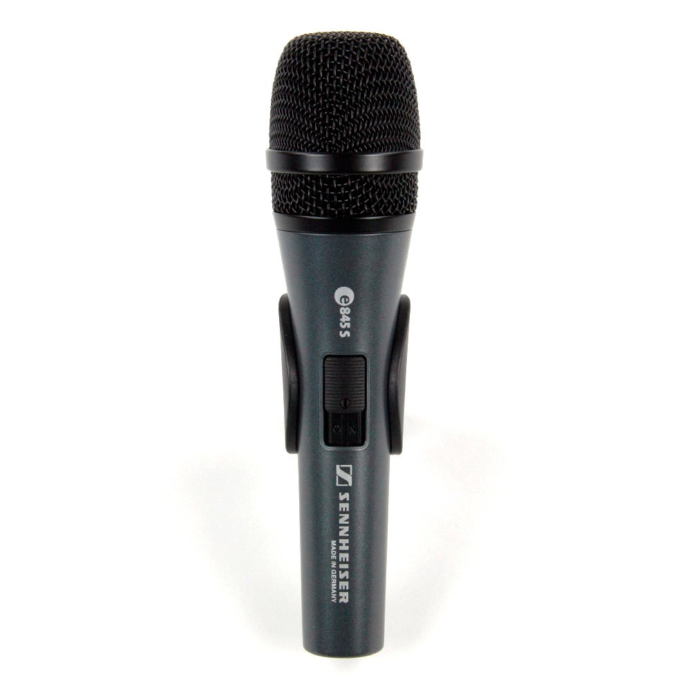 Szary mikrofon Sennheiser E 845 S z czarną głowicą z siatki i przełącznikiem.