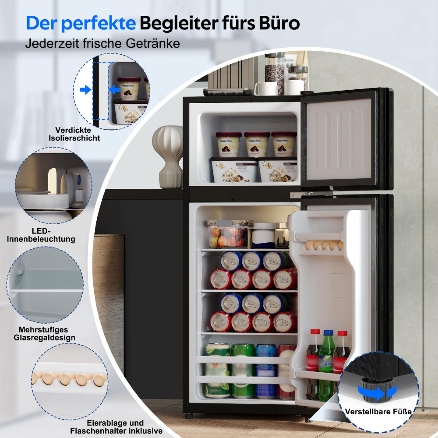 Kleiner Kühlschrank mit Gefrierfach, gefüllt mit Getränkedosen, Eiscreme und Flaschen.