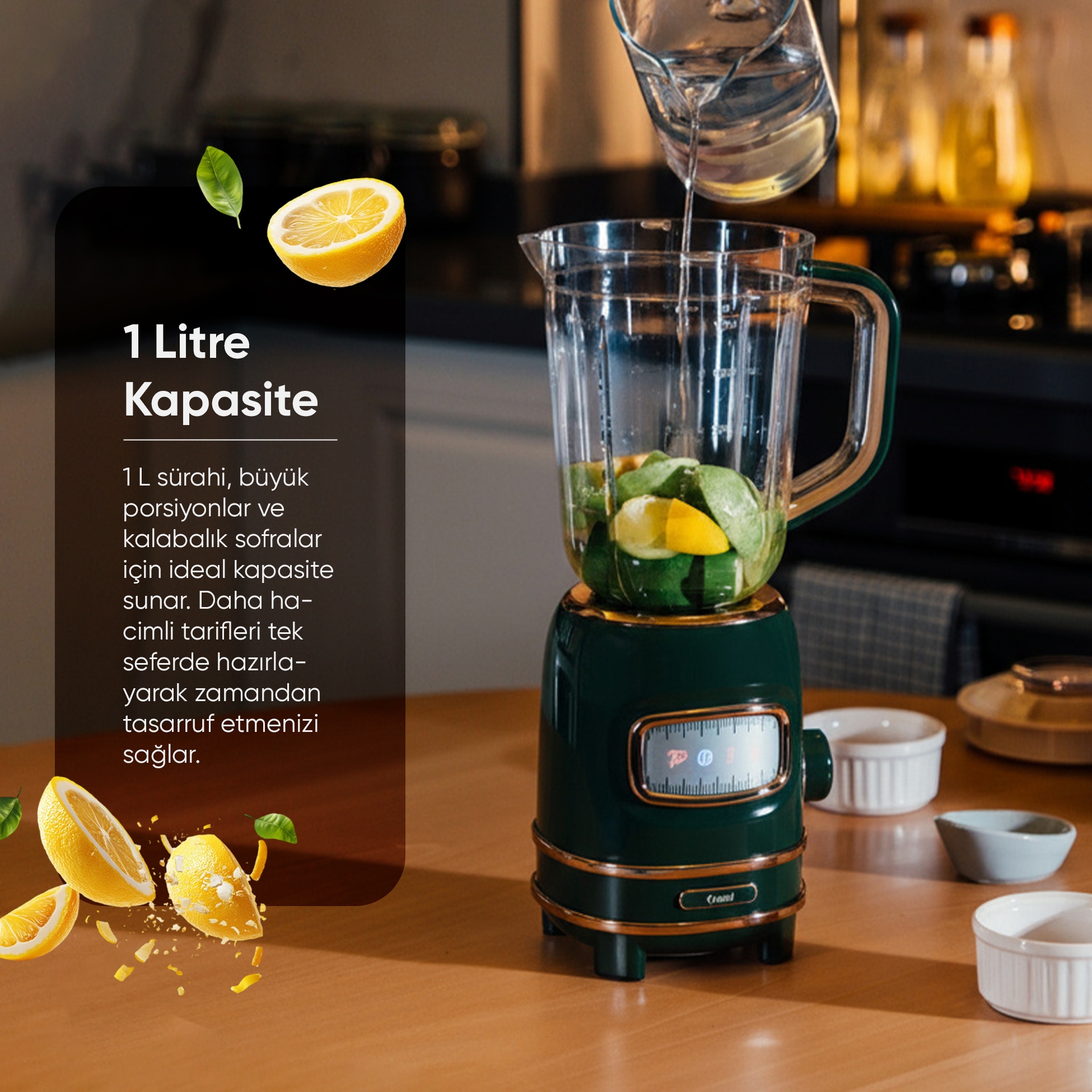 Limonlar ve su doldurulan yeşil blender. Üzerinde Türkçe yazı var.