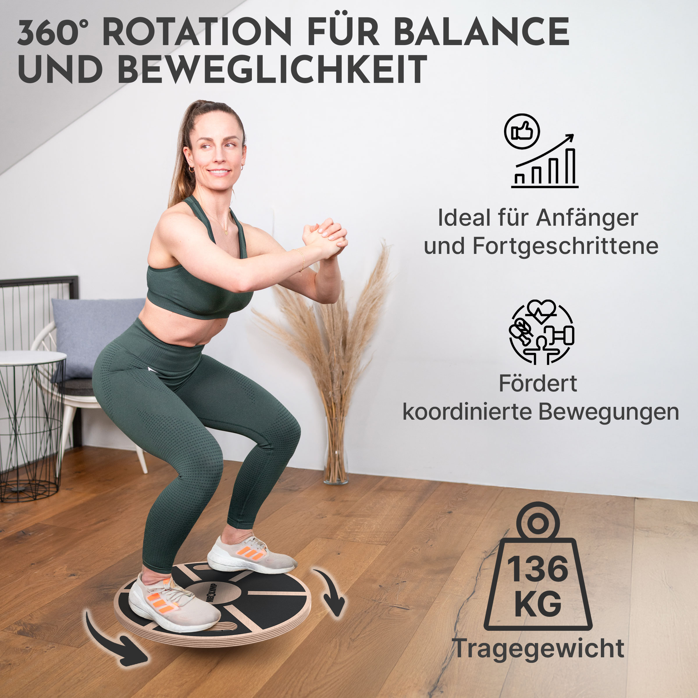 Frau macht Kniebeugen auf einer Balance-Scheibe; 360° Rotation, 136kg Traglast.