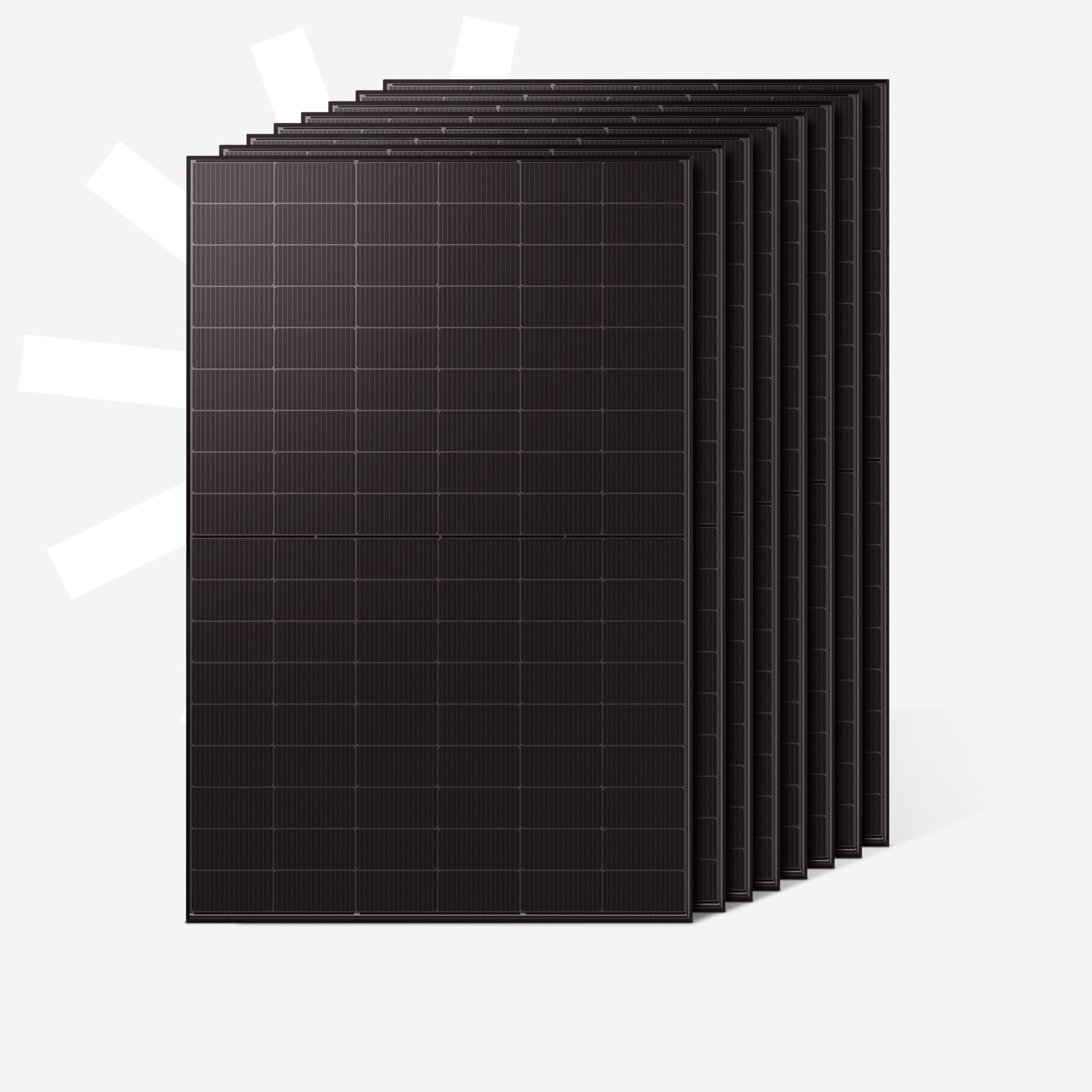 Mehrere dunkle Solarmodule sind übereinander gestapelt.