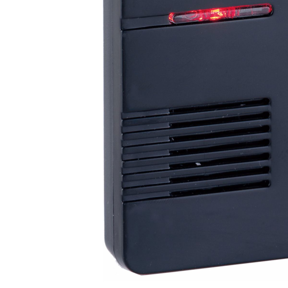 Un appareil noir avec des évents et une lumière LED rouge sur le dessus.