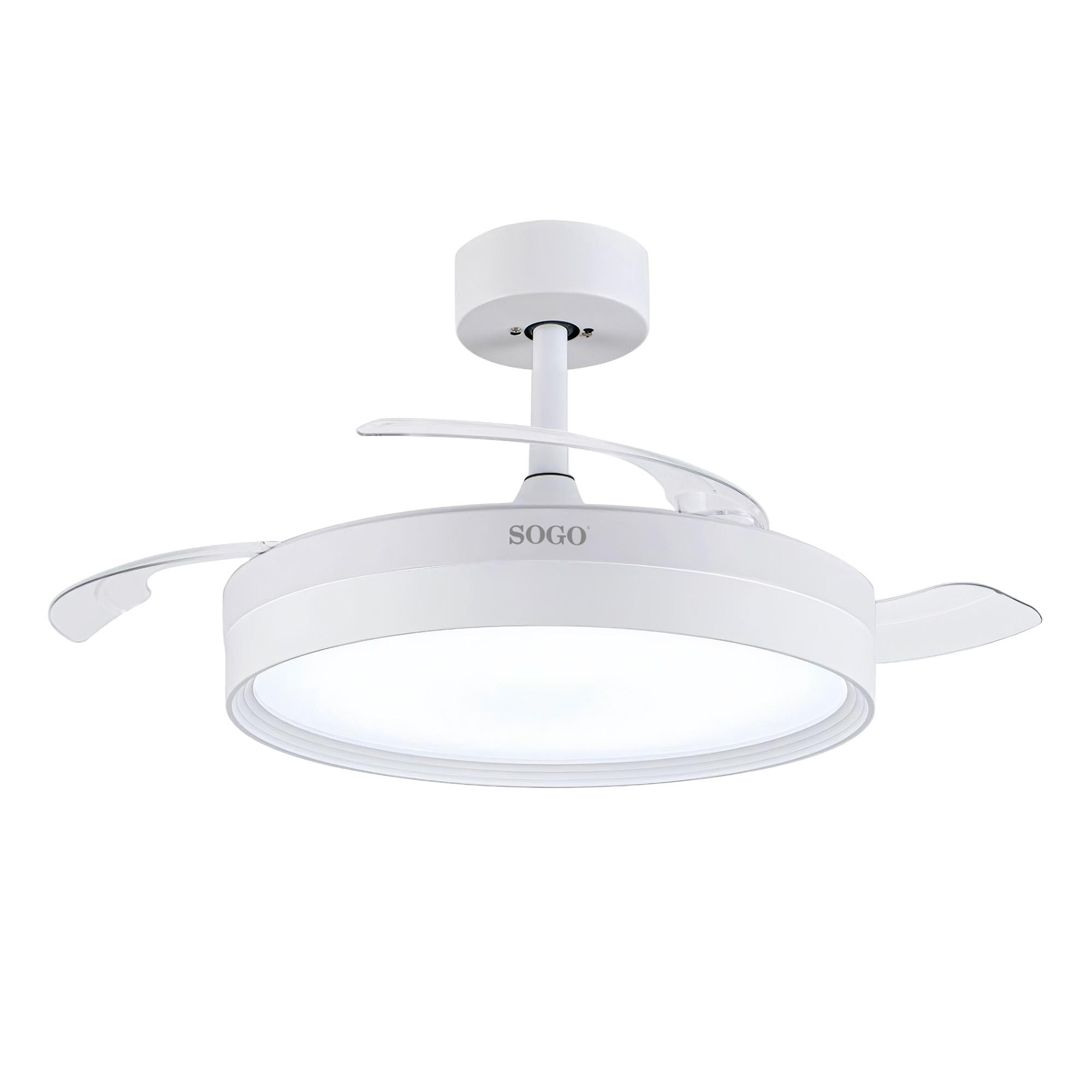 Un ventilador de techo blanco con aspas retráctiles y luz integrada.