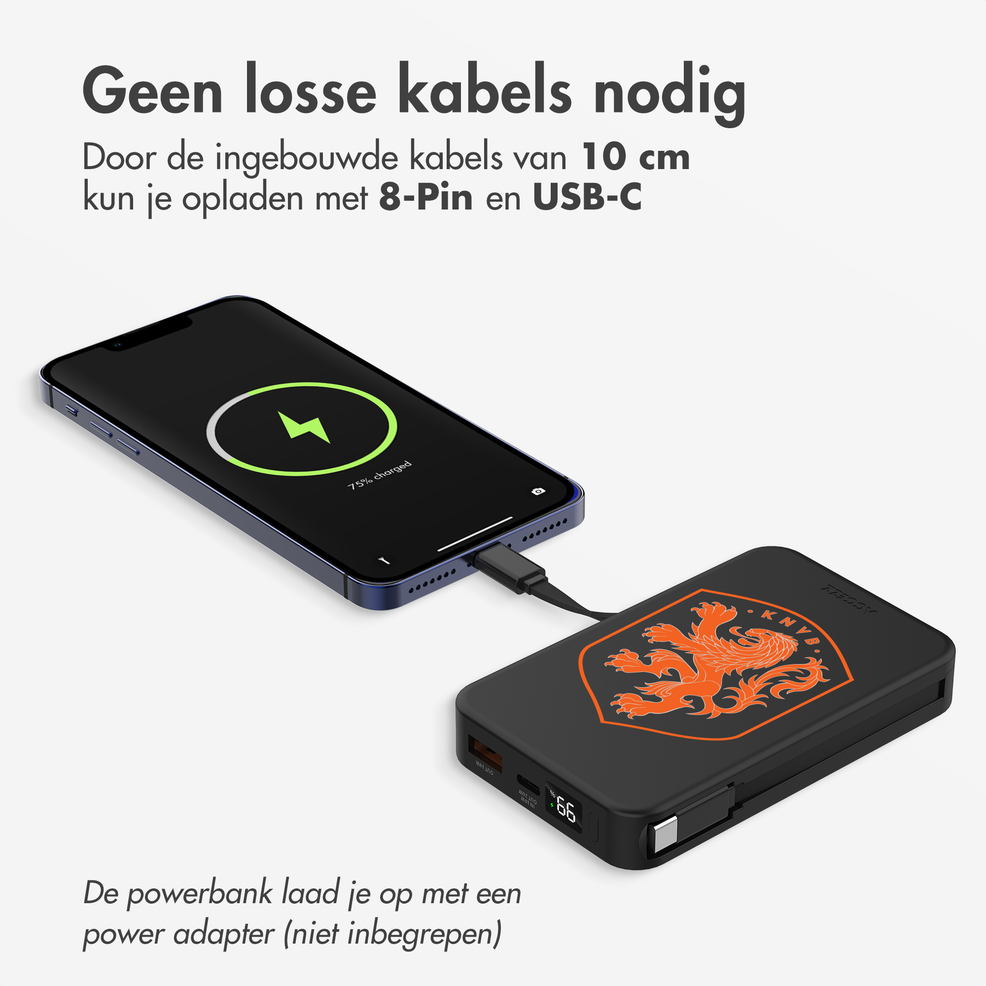 Een zwarte powerbank met het Nederlandse leeuwenembleem laadt een blauwe smartphone op.