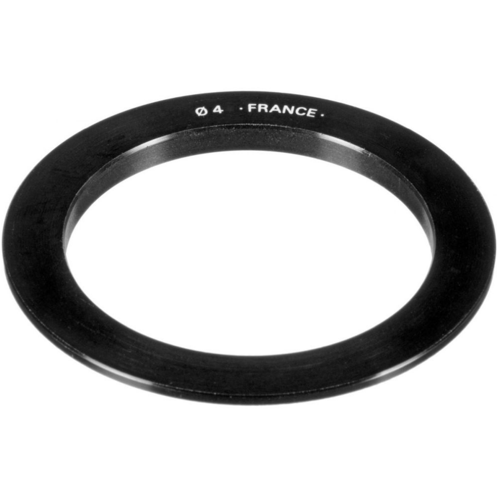 Een zwarte ring met "Ø 4 FRANCE" inscriptie op witte achtergrond.