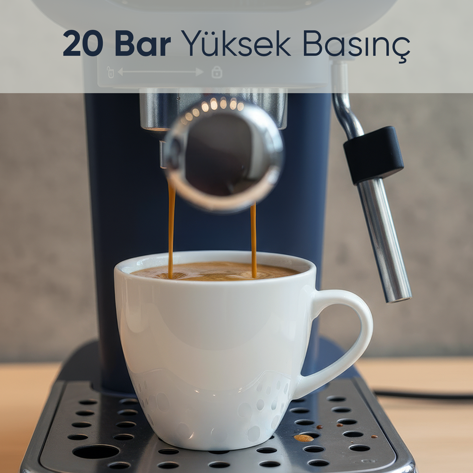 Espresso makinesi beyaz fincana kahve yapıyor.