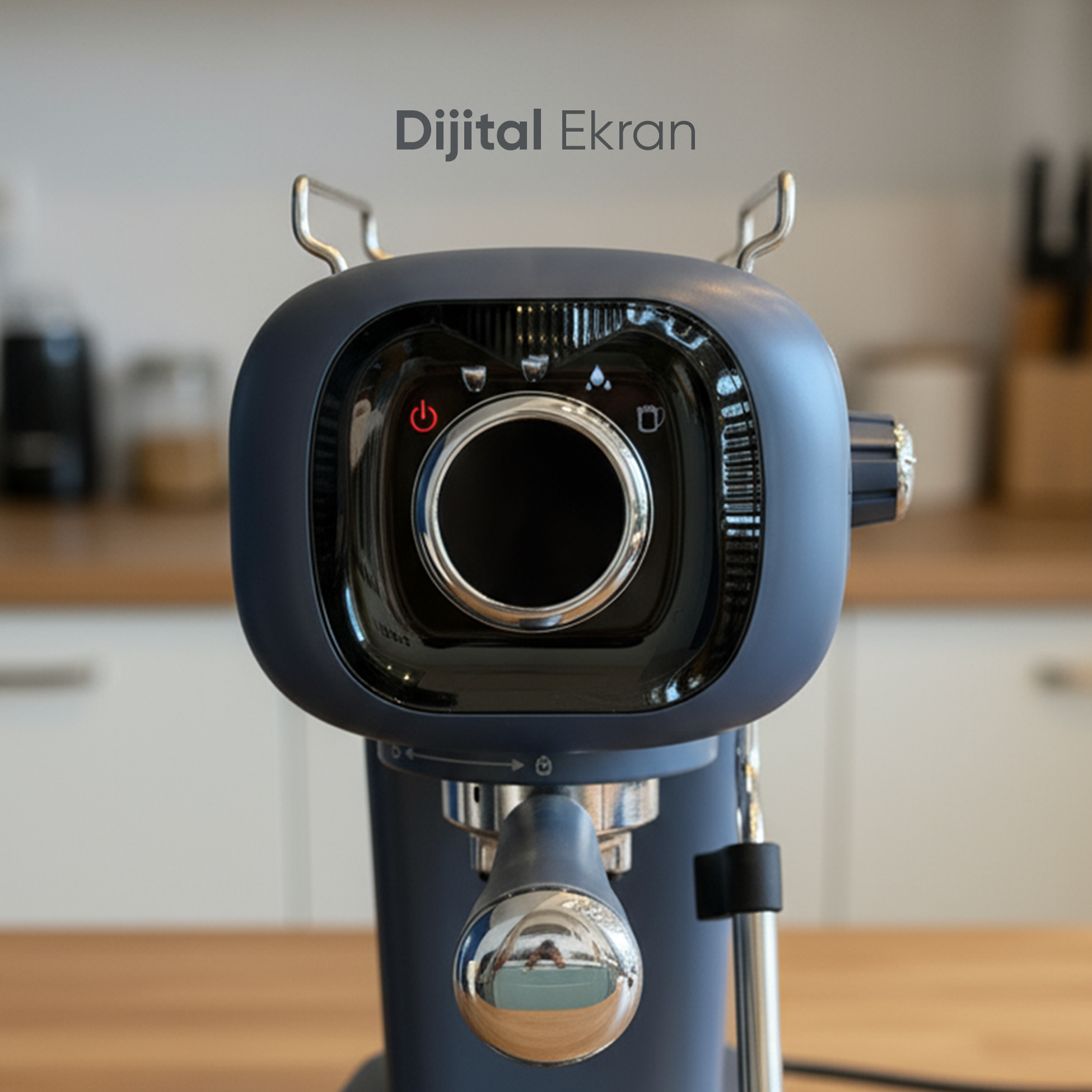Dijital ekranlı ve kırmızı güç düğmeli koyu mavi espresso makinesi.
