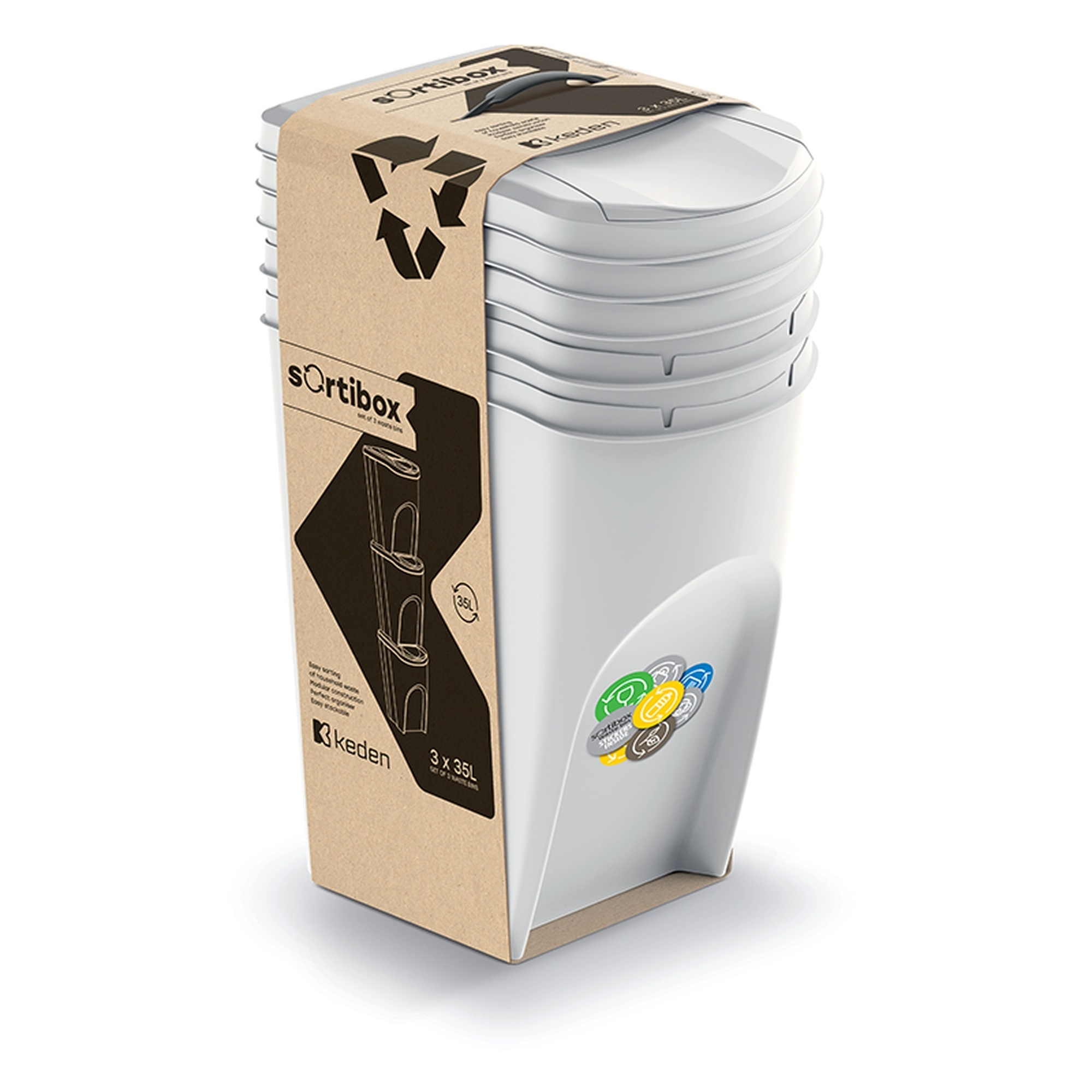 Pila blanca de cubos de basura con embalaje marrón y símbolos de reciclaje.