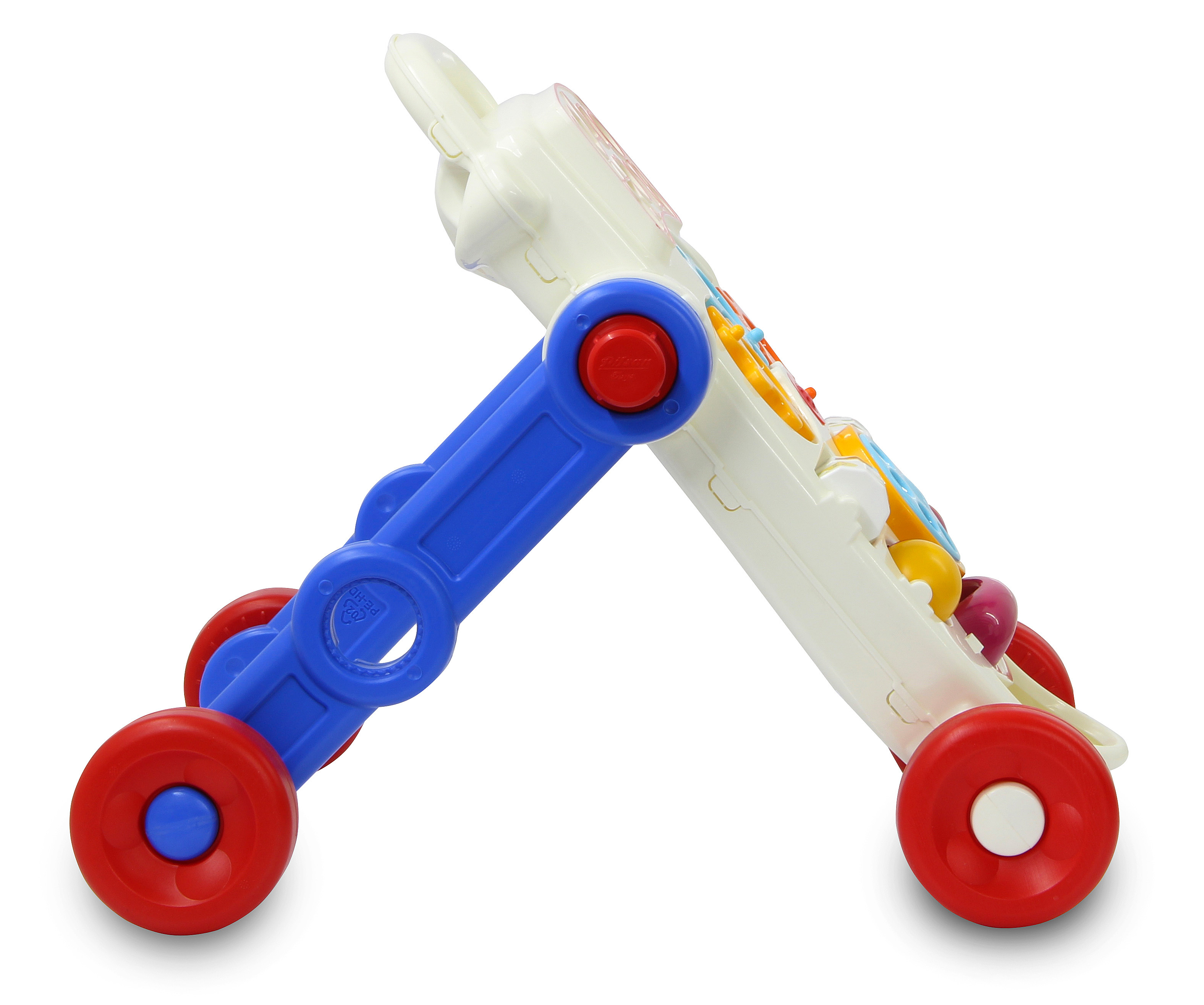 Ein beigefarbener Spielzeug-Lauflernwagen mit blauen und roten Rädern.