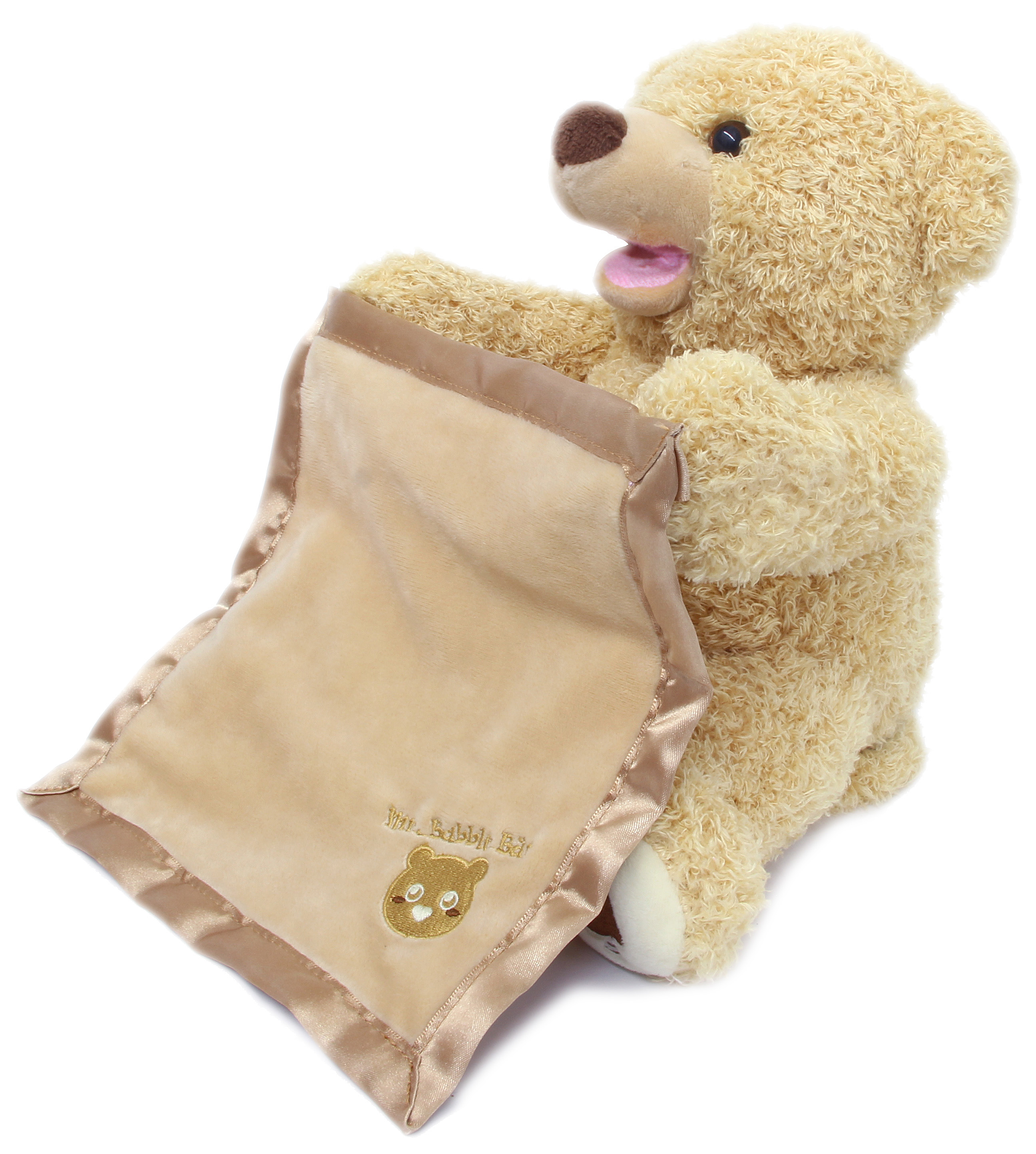 Ein beiger Teddybär hält eine weiche Decke mit einem Bärenmotiv.