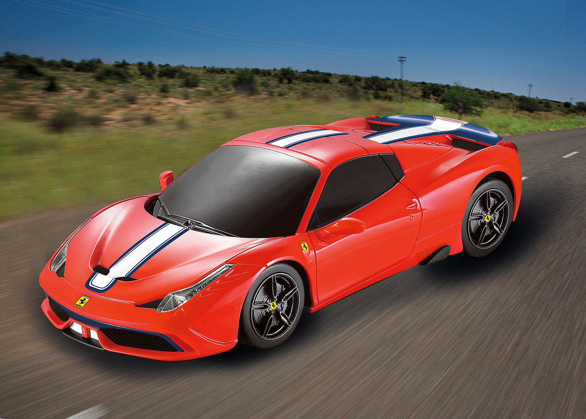 Czerwony samochód Ferrari z niebieskimi i białymi pasami jedzie po drodze.