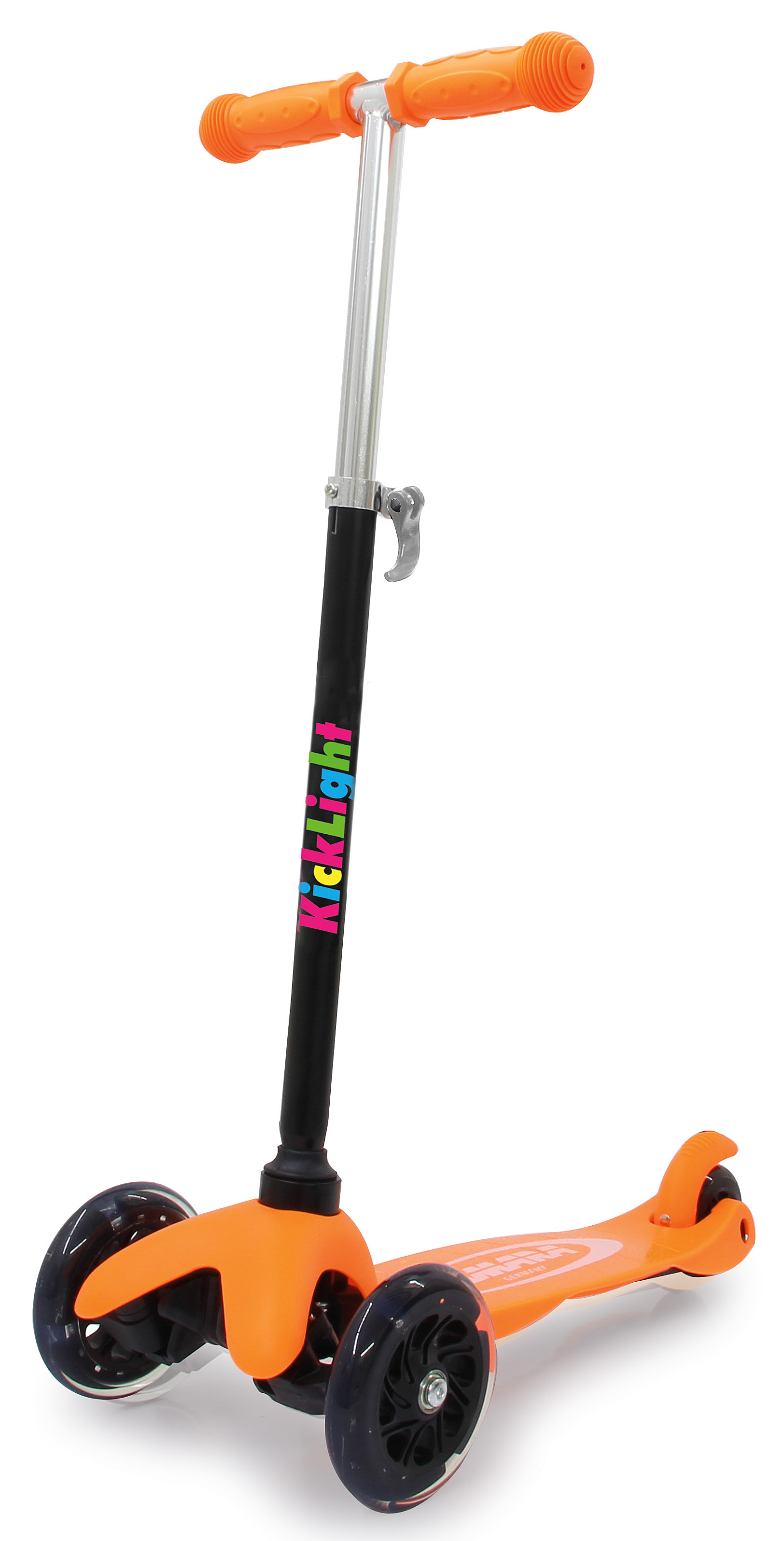 Ein orangefarbener Roller mit drei Rädern und silbernem Lenker.