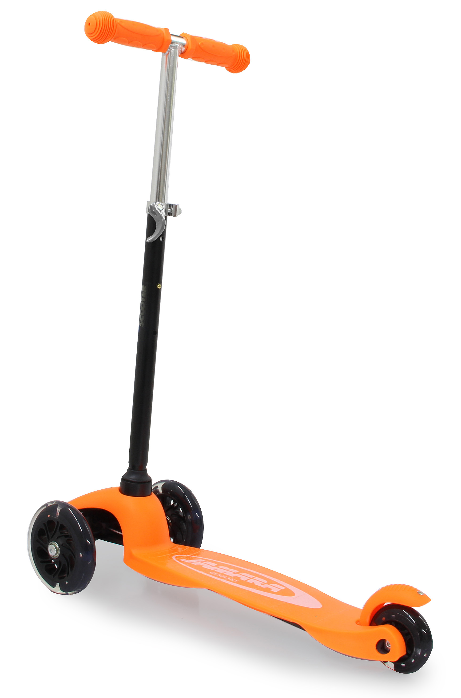 Ein leuchtend oranger Dreirad-Roller mit silbernen Stangen.