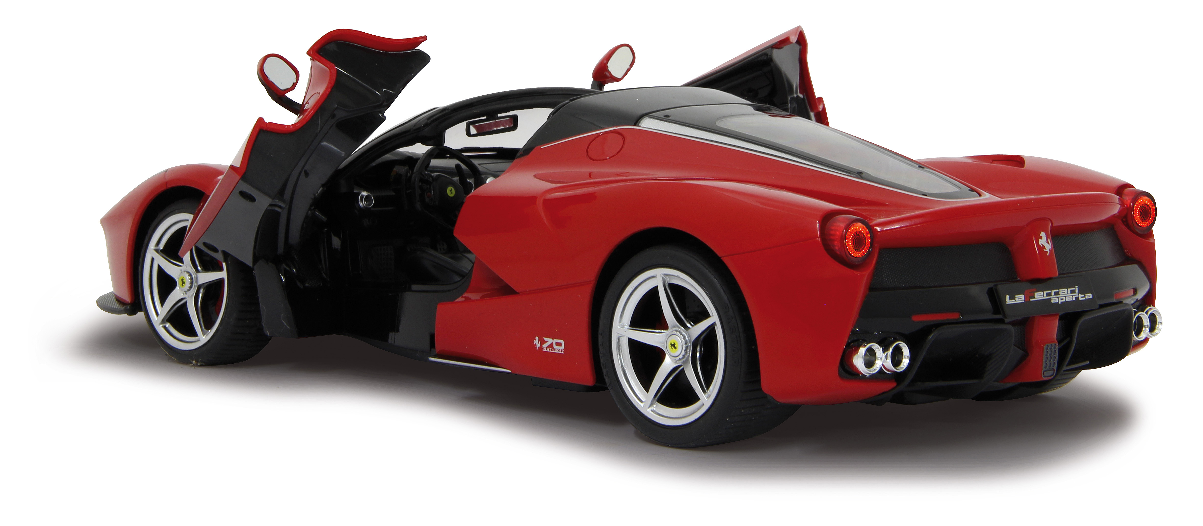 Ein rotes Ferrari-Spielzeugauto mit offenen Türen, schwarzen Akzenten und silbernen Felgen.