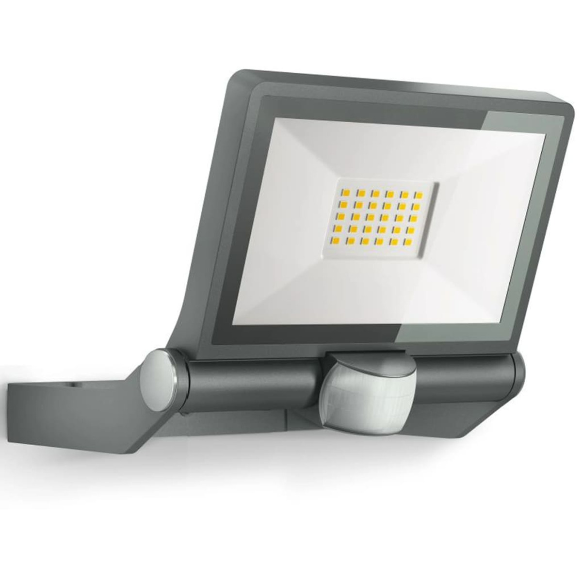 Grauer LED-Flutlichtstrahler mit Bewegungsmelder, an einer Wand montiert.