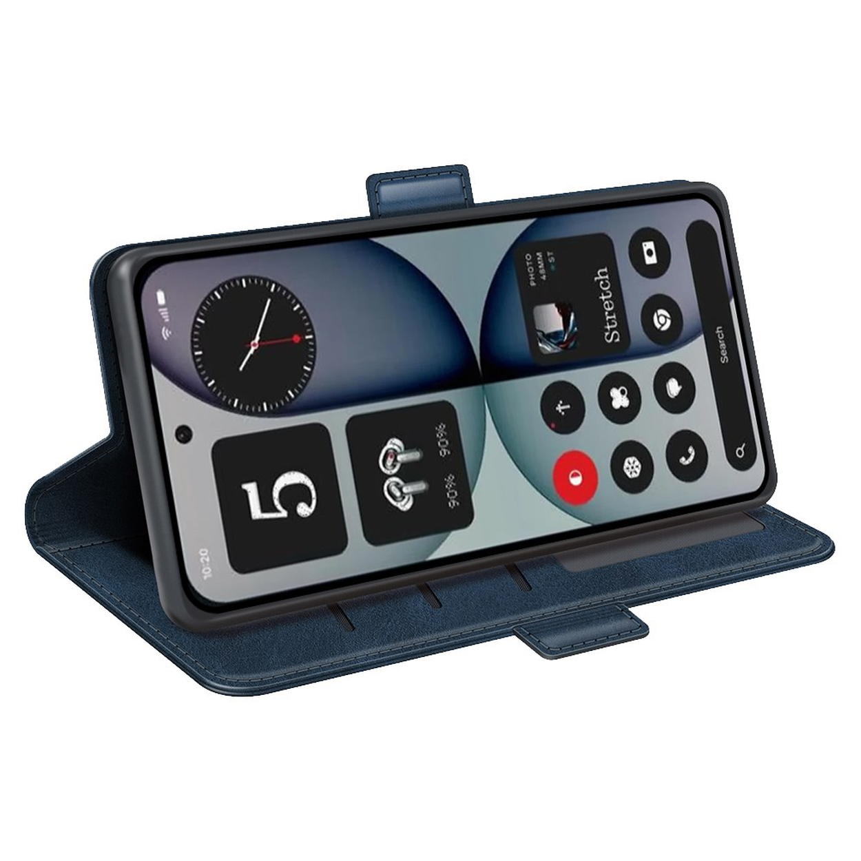 Donkerblauwe telefoonhoes met een telefoon die widgets toont zoals een klok en app-pictogrammen.