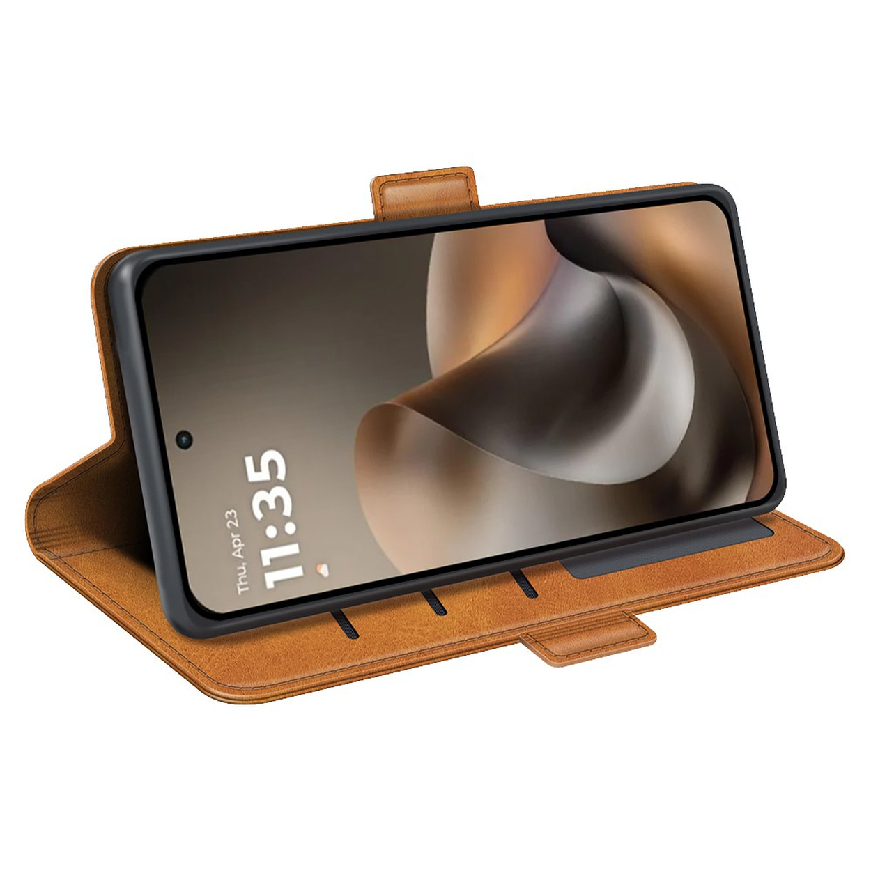 Ein braunes Lederetui mit einem Smartphone, das auf dem Bildschirm die Uhrzeit anzeigt.