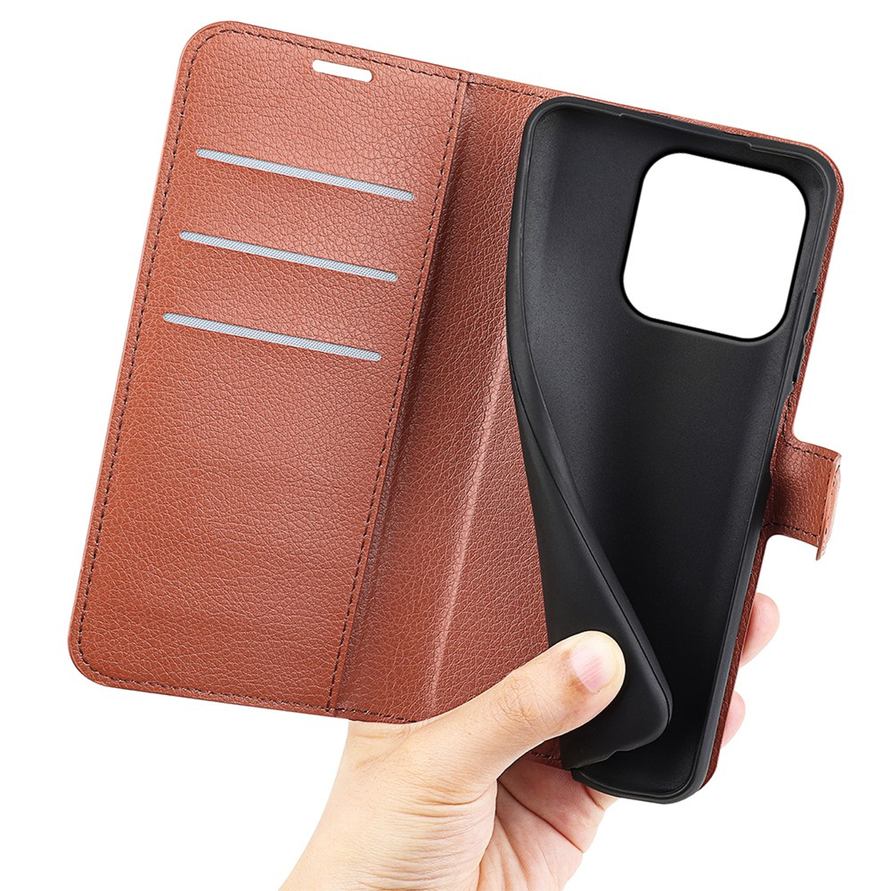 Étui de téléphone en cuir marron ouvert, montrant des fentes pour cartes et un support.
