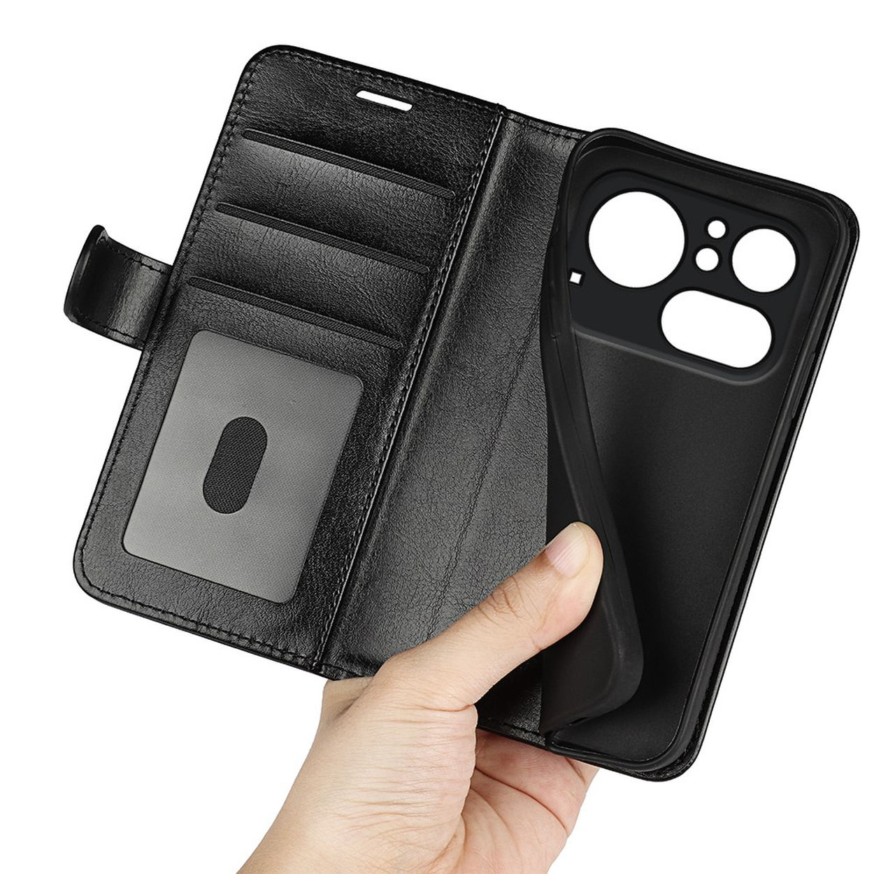 Un étui portefeuille en cuir noir pour téléphone est montré ouvert, une main le tenant.