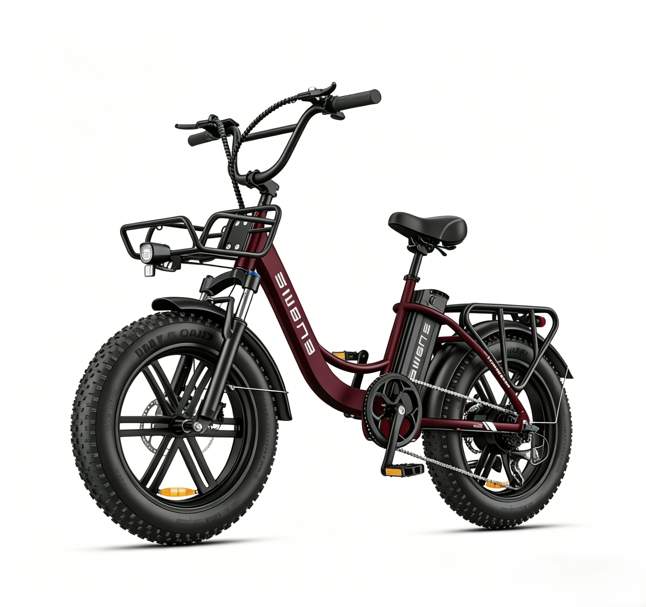Una bicicleta eléctrica burdeos con neumáticos anchos, cesta delantera y portaequipajes trasero.