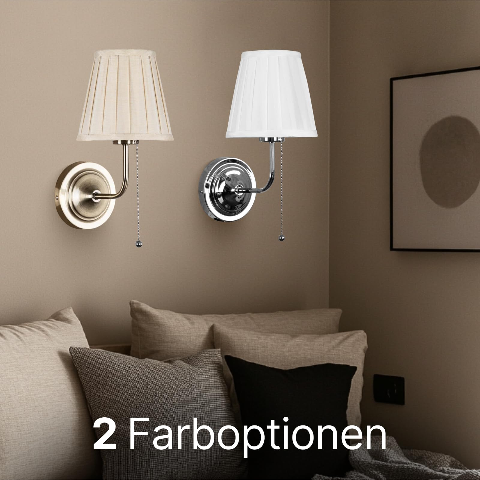 Zwei Wandleuchten mit Stoffschirmen, eine in Creme, eine in Weiß.