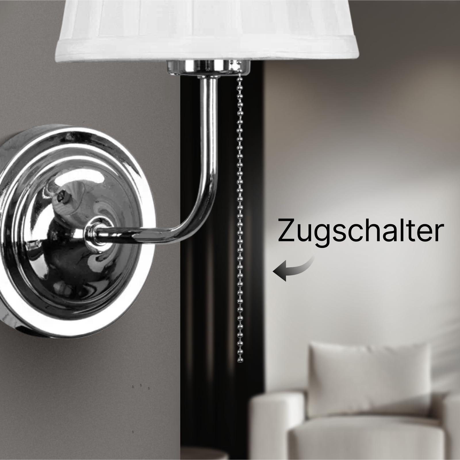 Ein silberner Wandleuchter mit weißem Schirm und einem Zugschalter.