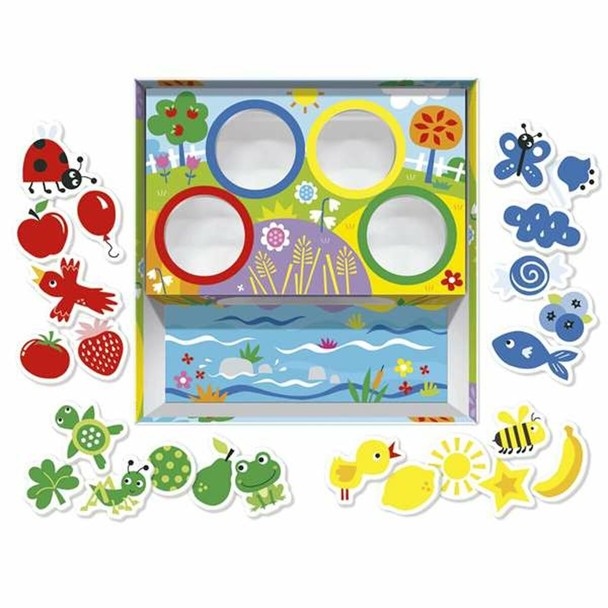 Buntes Spielzeug mit Naturmotiven, wie Tiere, Obst und Pflanzen.