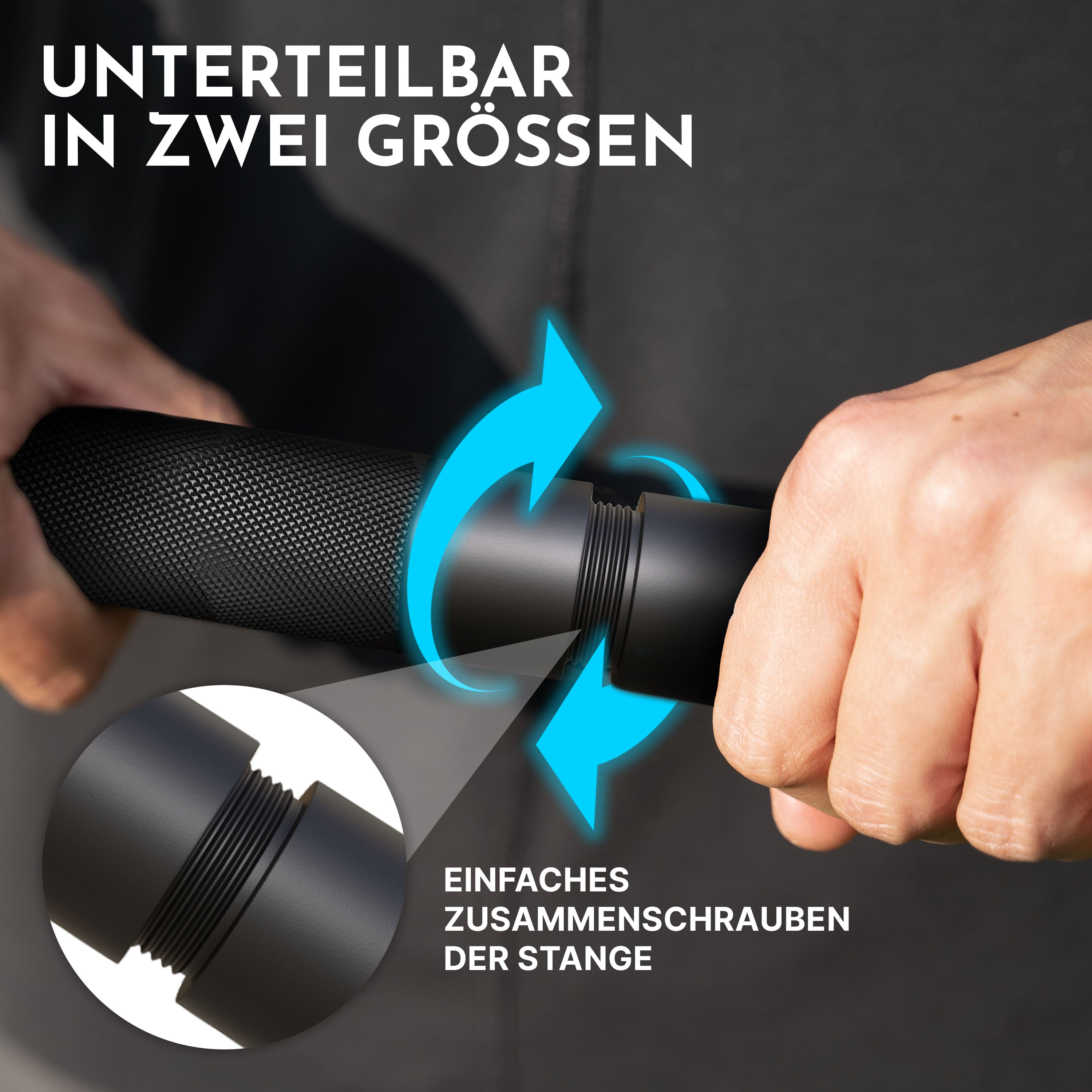 Zwei Hände schrauben einen schwarzen Stab zusammen. Blaue Pfeile zeigen die Drehrichtung.
